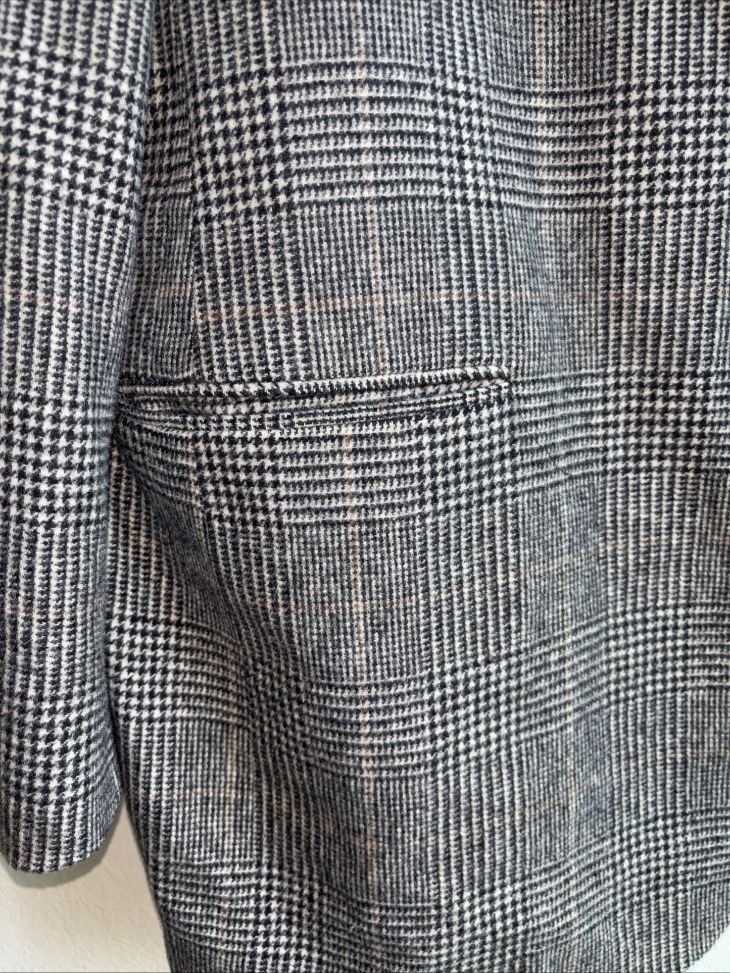 Thomas Grant, houndstooth plaid 100% camel hair suit jacket 46 long