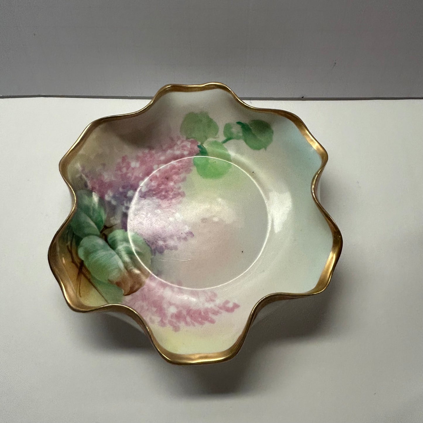 White Decorative Plate w/ Gold Trim & Floral Design Vintage