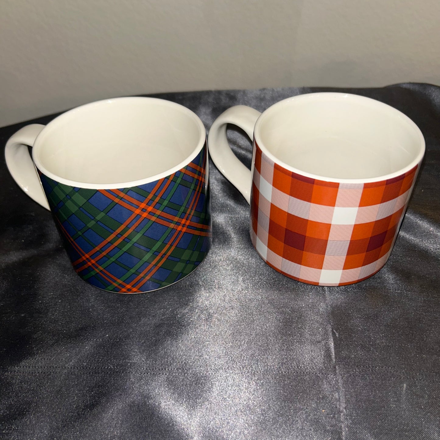 Mugs Large Plaid Design set of 2