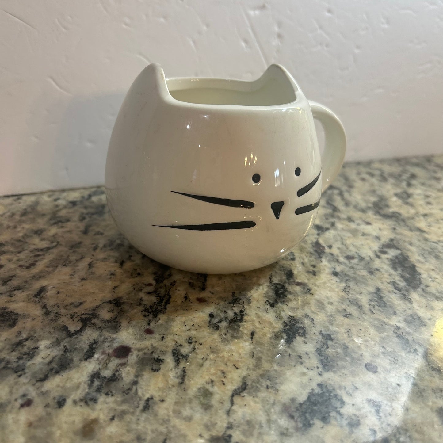 Cat Mug White Round Shape Design
