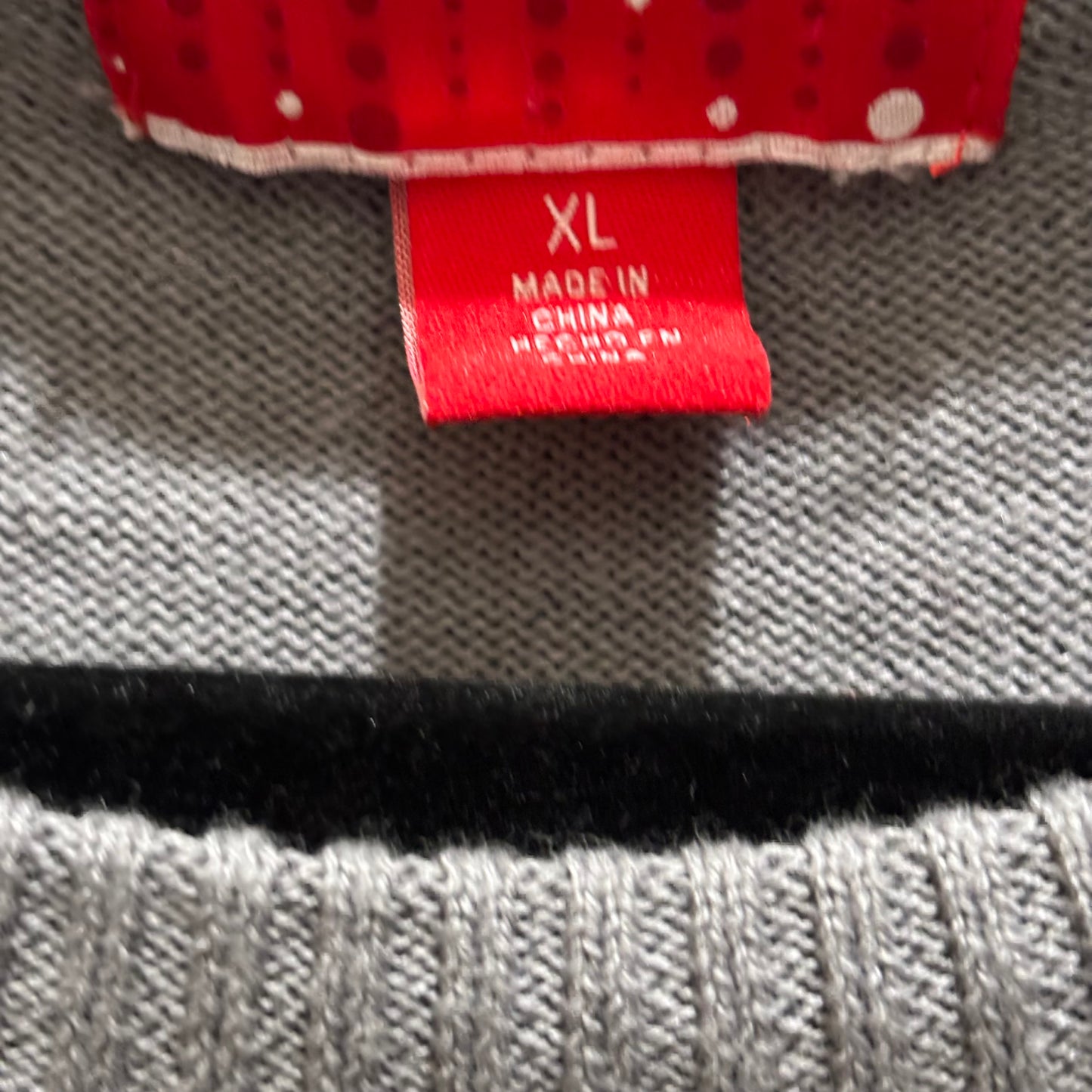 Ugly Christmas sweater “who’s yeti to party” men’s gray long sleeve size XL