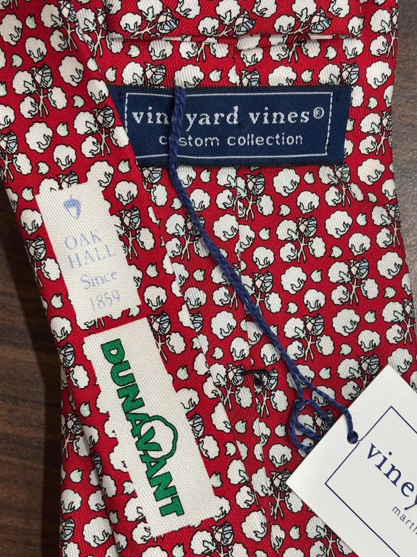 Vineyard Vines Red w/ Cotton Ball Designs Tie 100% Silk 58.5”
