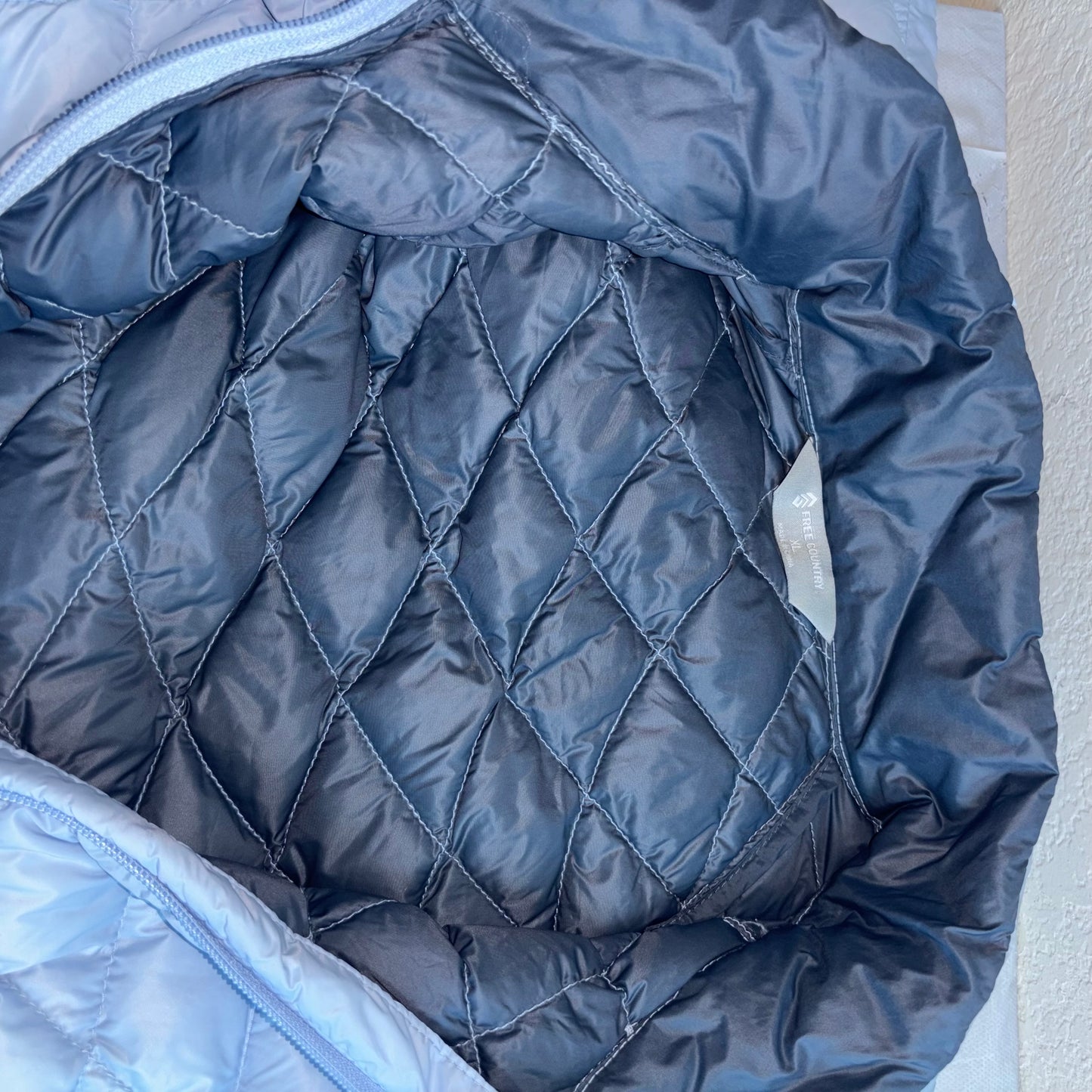 Free country light, blue puffer jacket women’s size XL