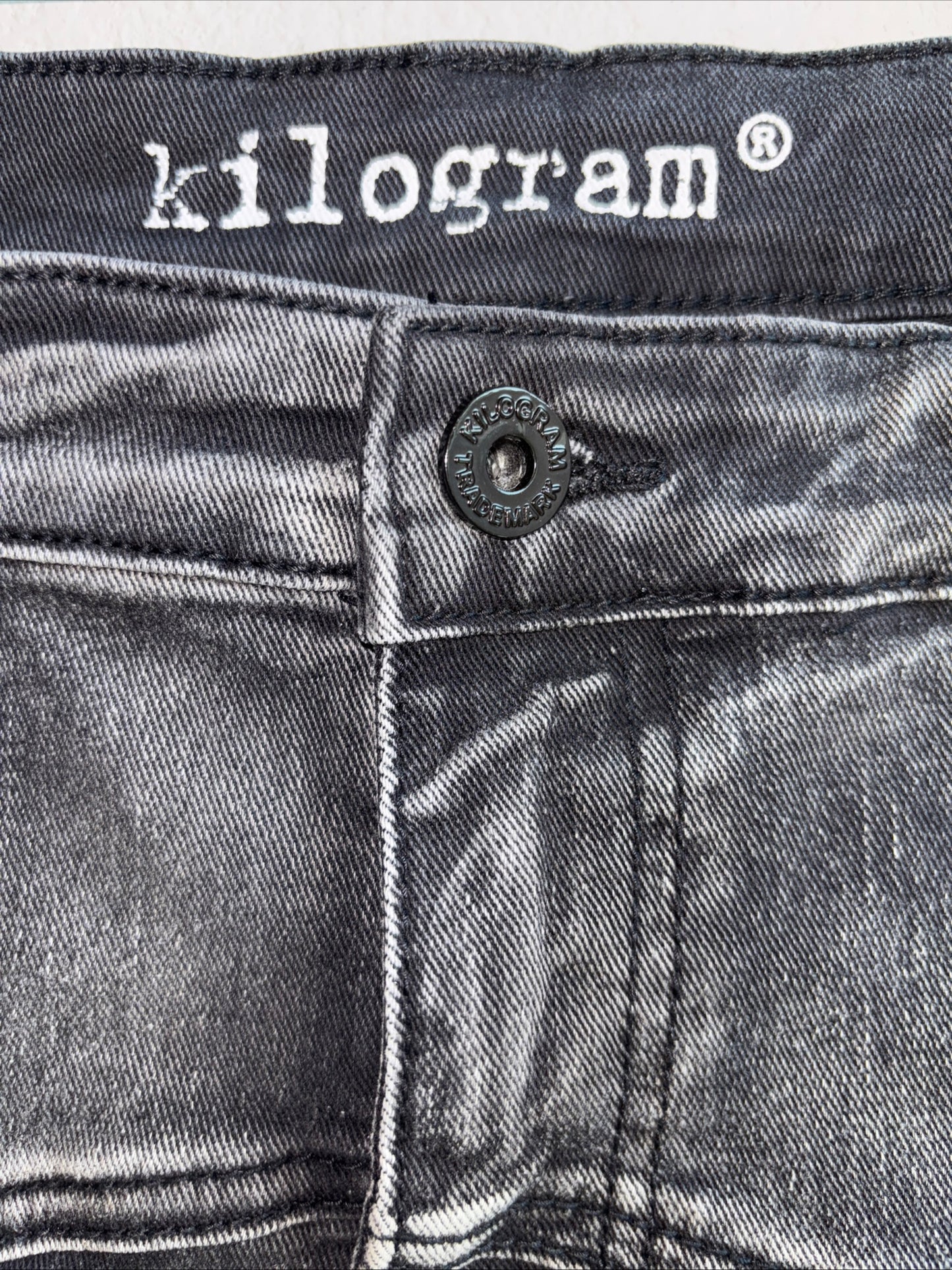 Kilogram Men’s black acid wash jeans size 36 stretch NWT