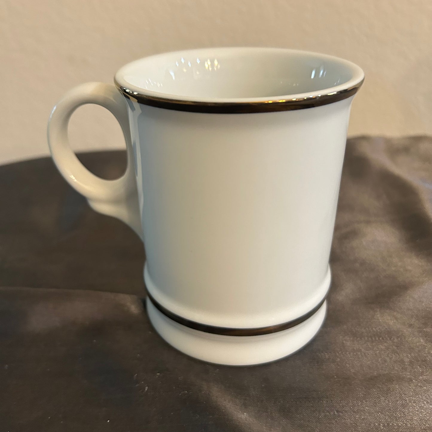 Mug White Monogram “R” w/ Black Trim