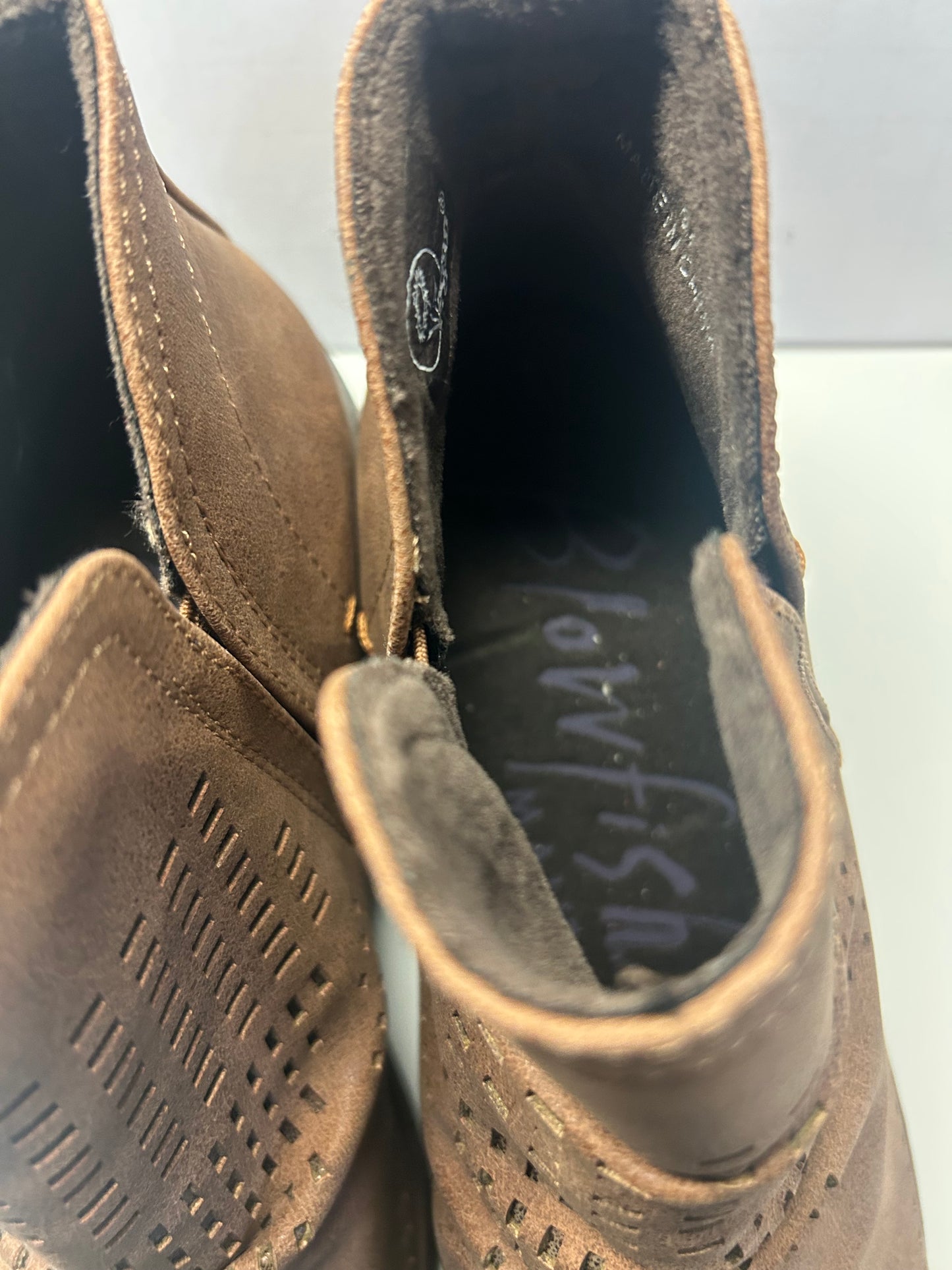 Blowfish Brown Vegan Leather Women Ankle Boots size (9 1/2) New