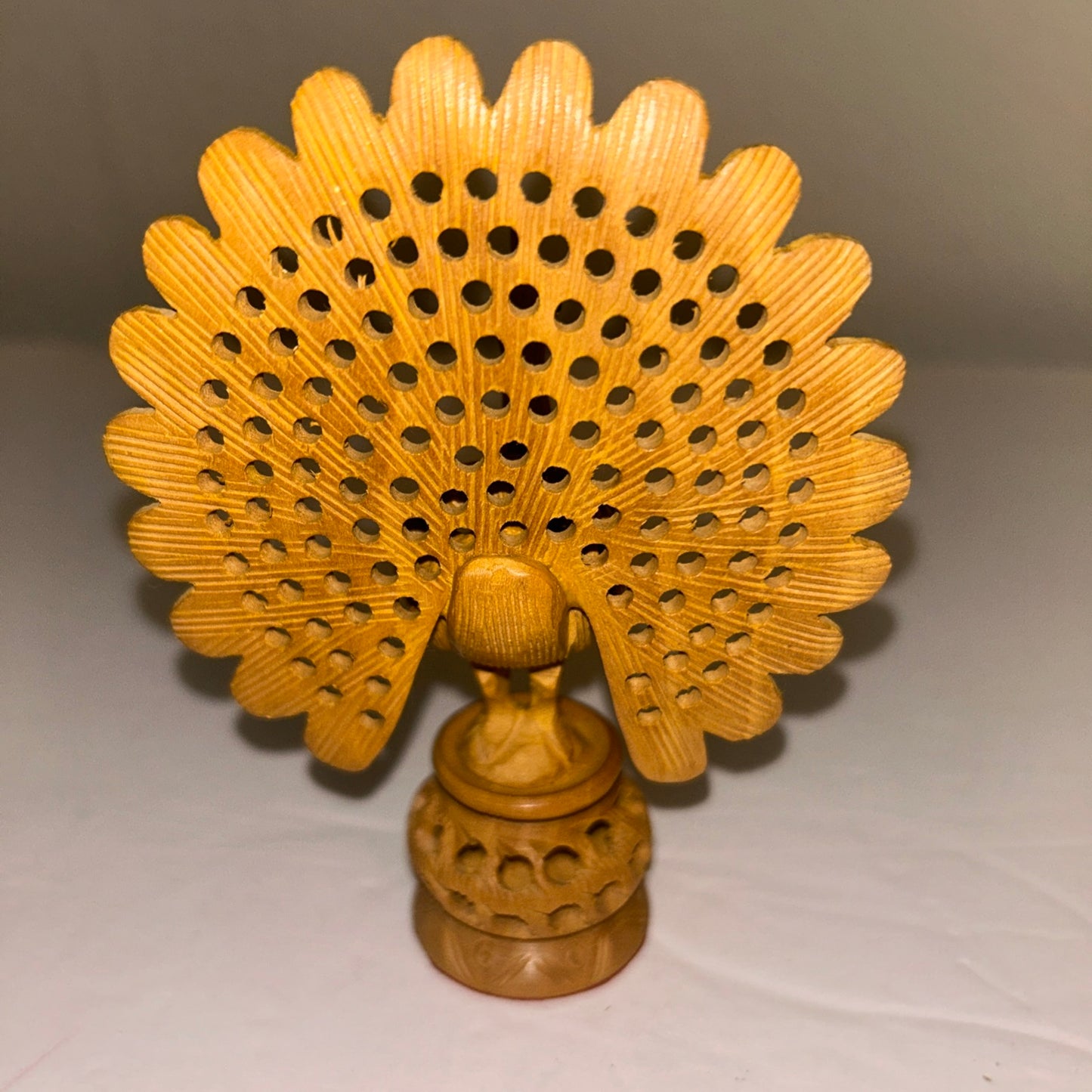 Whitewood Traditional Dancing Peacock Showpiece Figurine 5”