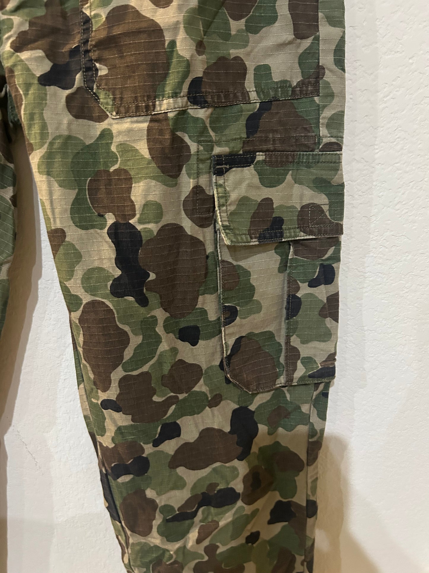 LCKR Camo Pants Size Medium