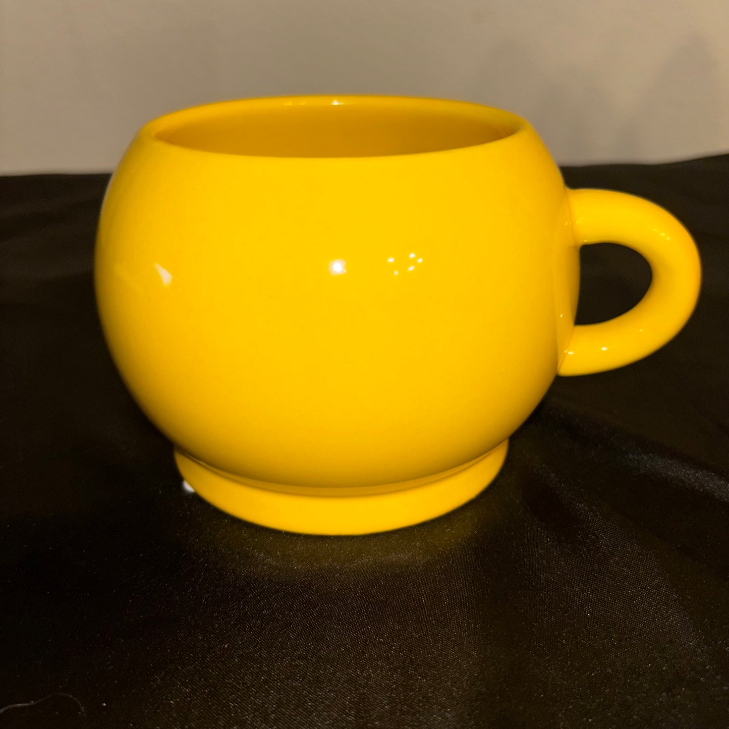 Vintage Large Smiley Face Yellow Mug/Planter
