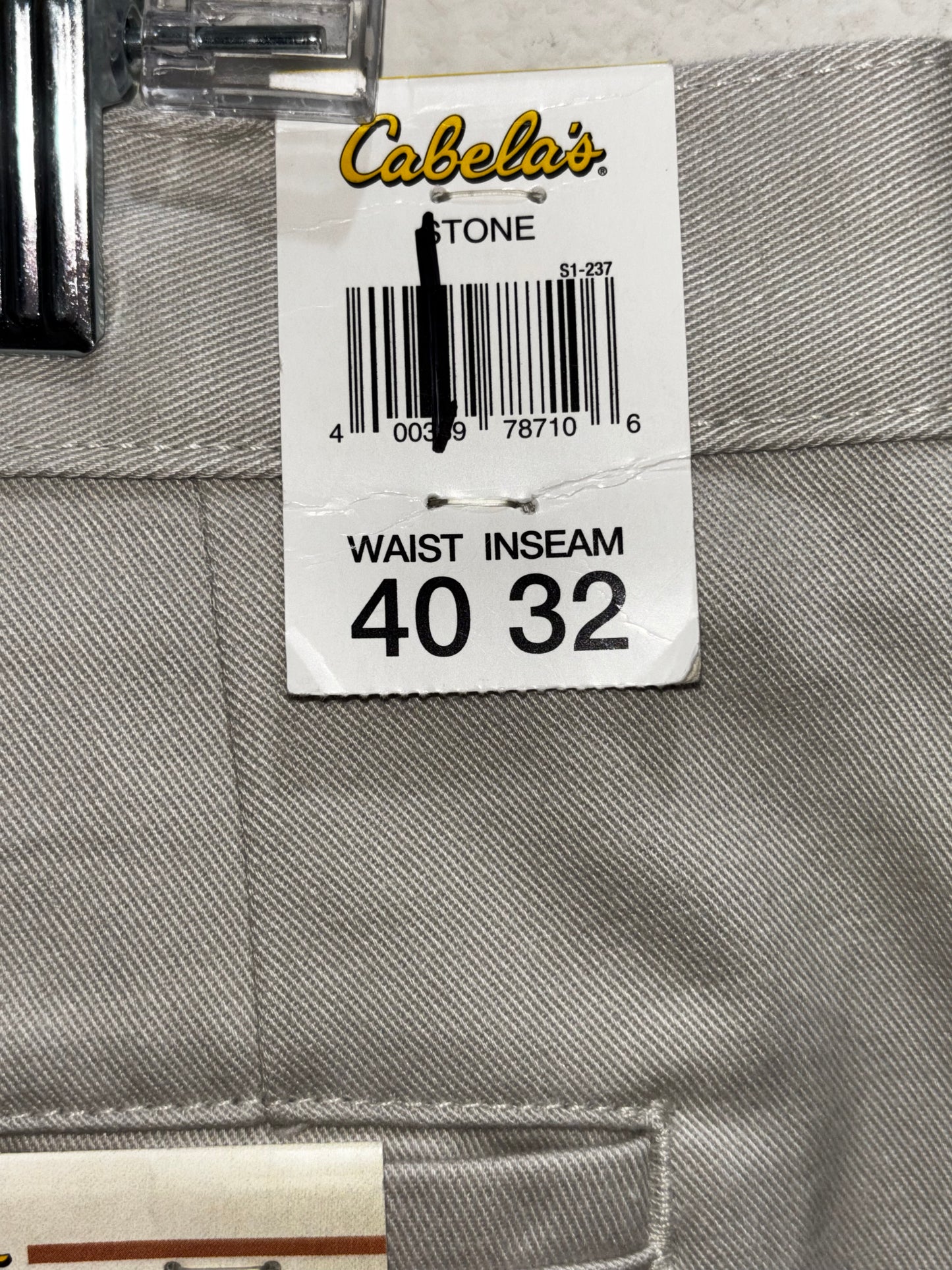 Cabela’s khaki chino style pants men’s size 40