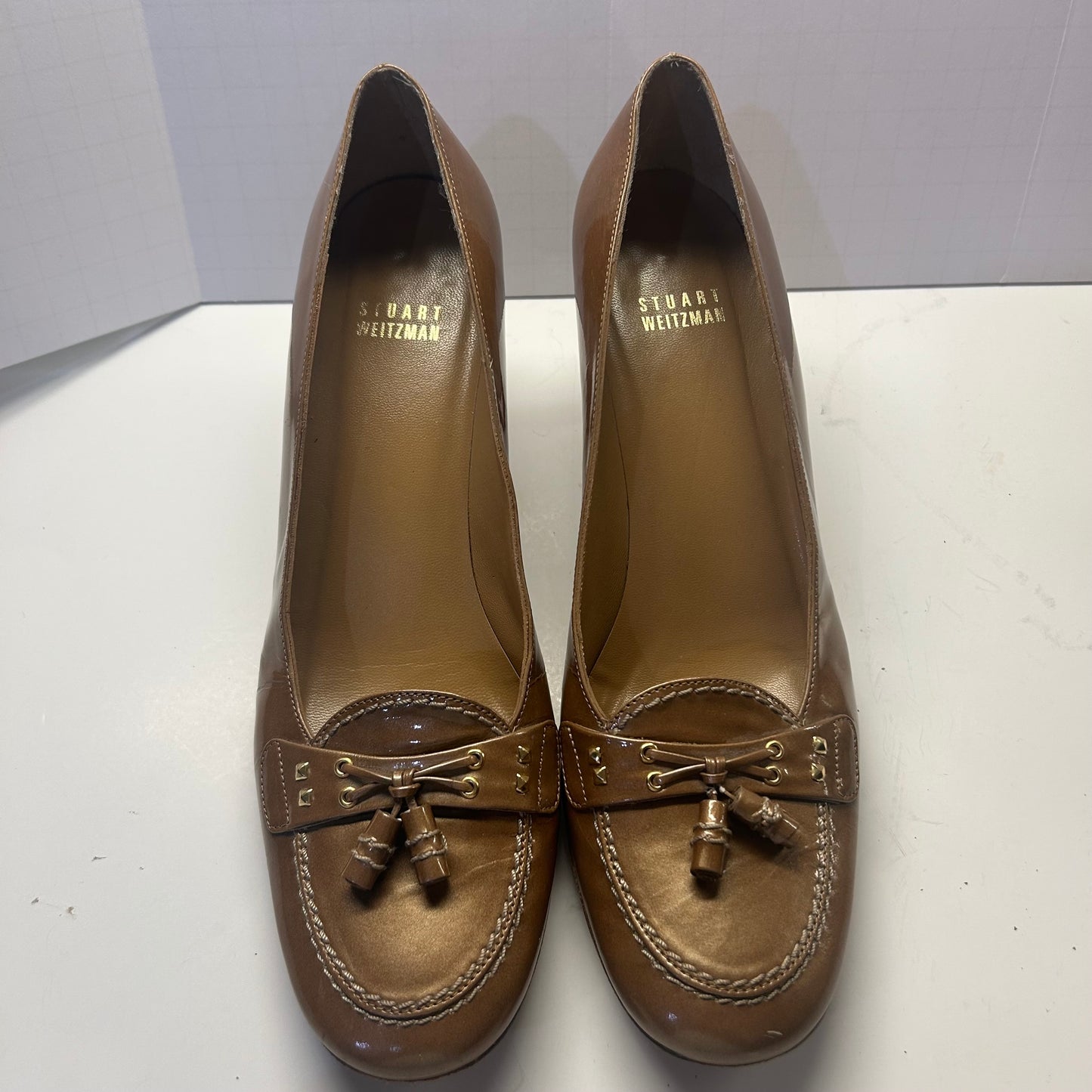 Stuart Weitzman Women’s Golden Brown Tassel 2 inch Heels Size 8.5N
