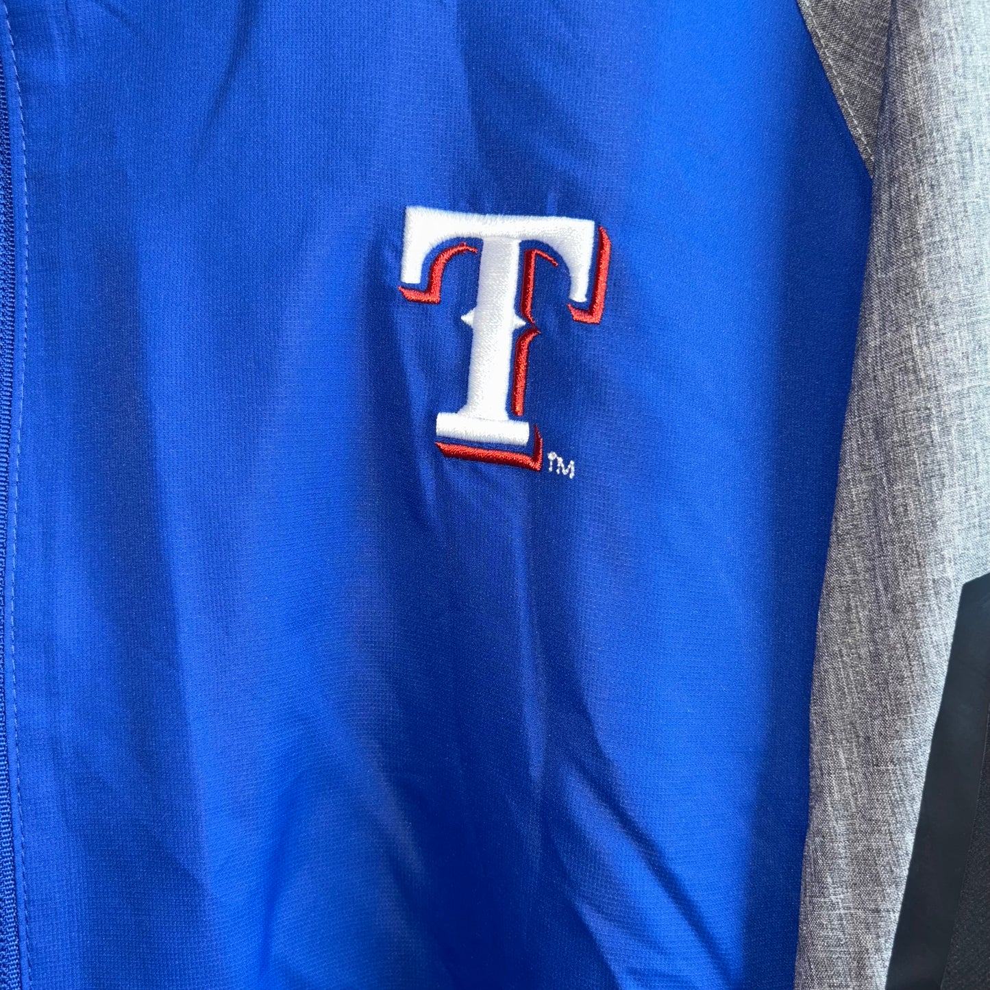Texas Rangers, blue and gray windbreaker with logo men’s size large