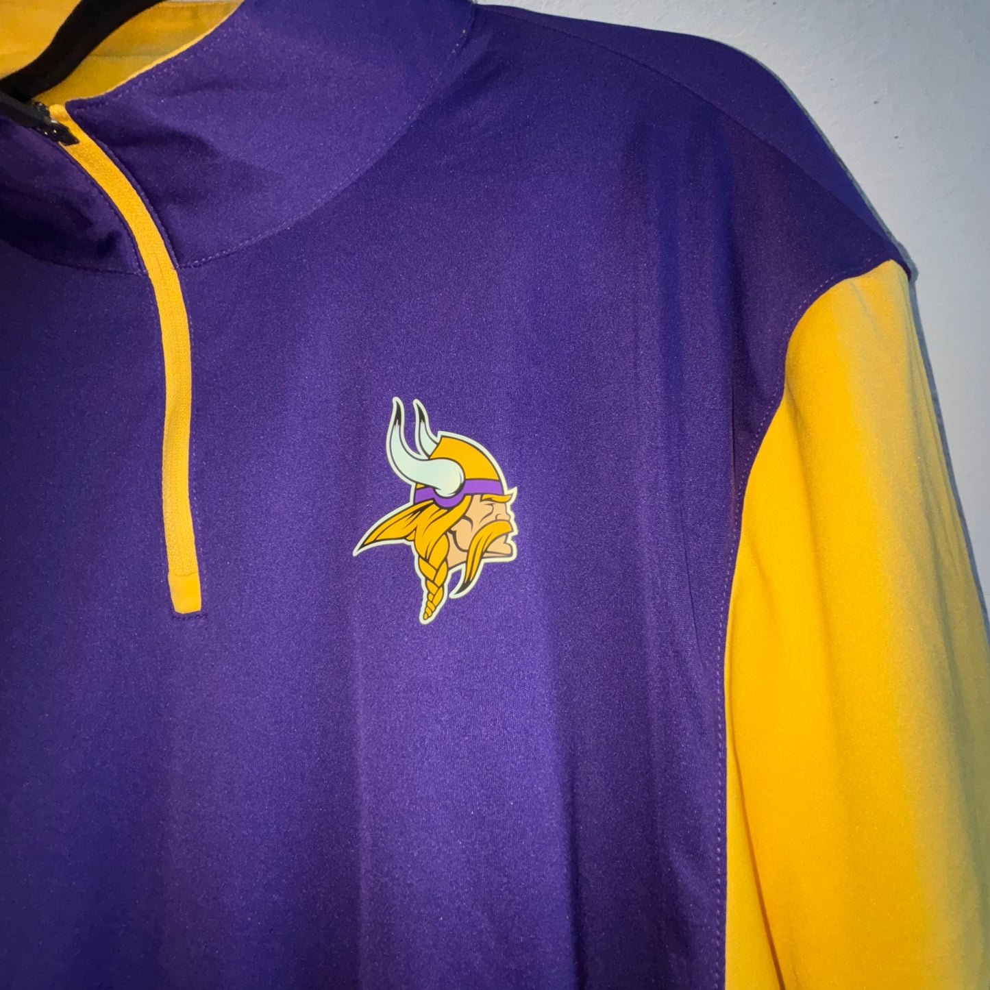 Fanatics Mens Minnesota Vikings 1/4 zip long sleeve shirt