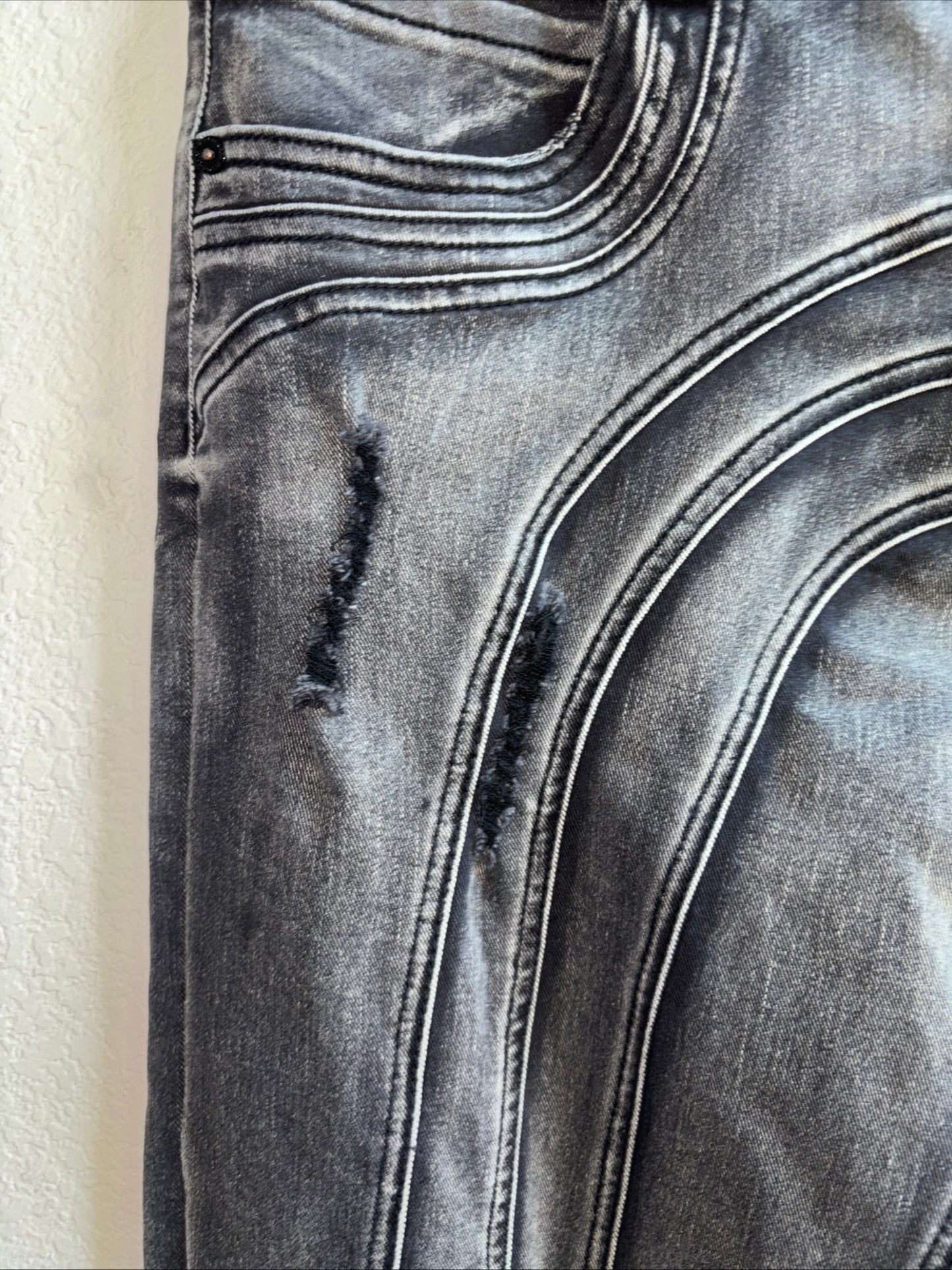 Kilogram men’s size 36 black stone wash jeans wide leg stretch