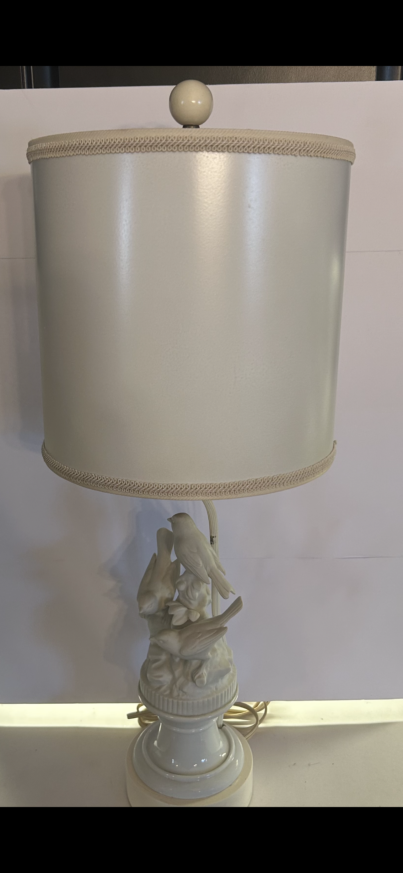 Vintage porcelain and ceramic White Bird Lamp