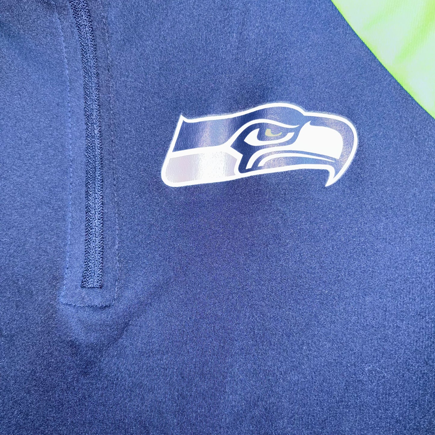 Women’s Team Apparel NFL Seattle Seahawks 1/4 zip Long sleeve Pullover shirt size XLarge
