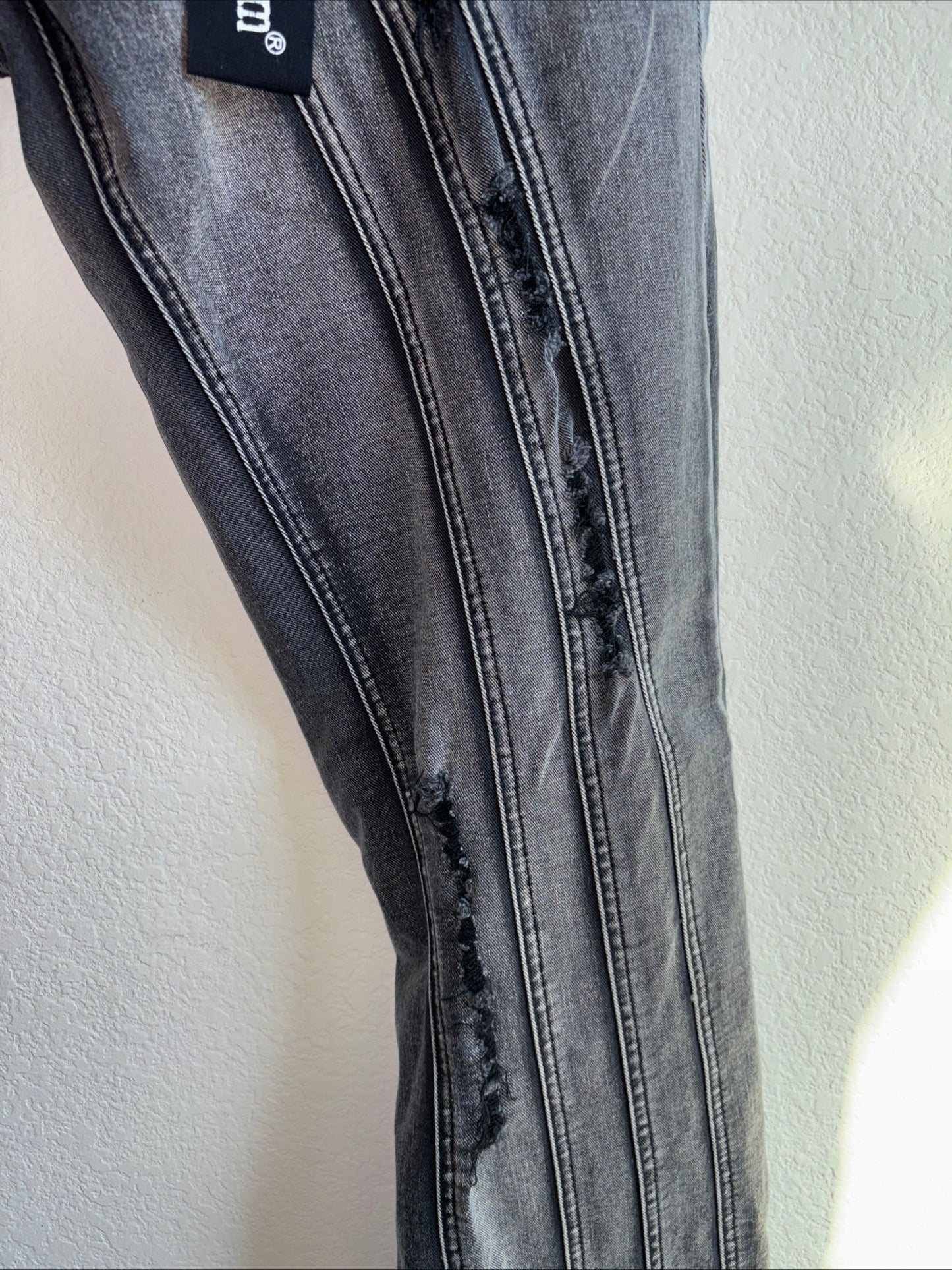 Kilogram men’s size 36 black stone wash jeans wide leg stretch