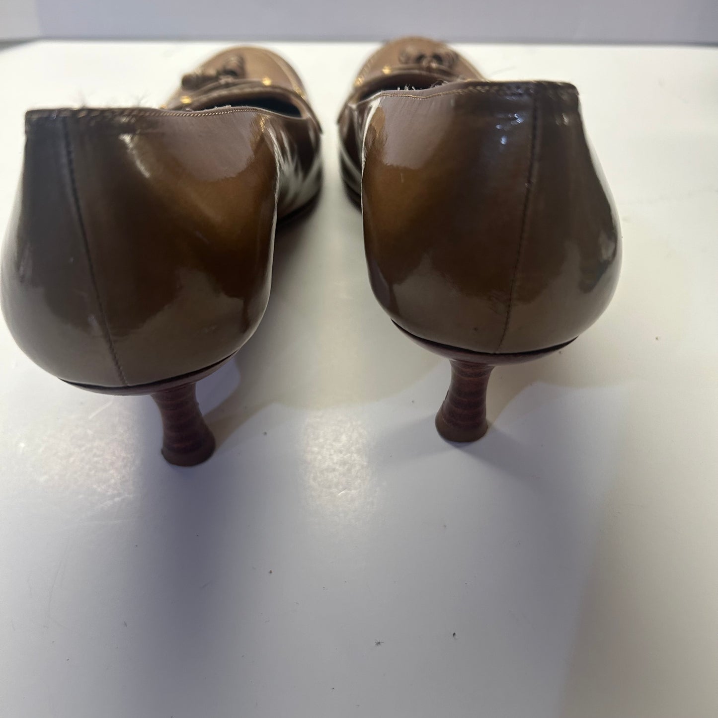 Stuart Weitzman Women’s Golden Brown Tassel 2 inch Heels Size 8.5N