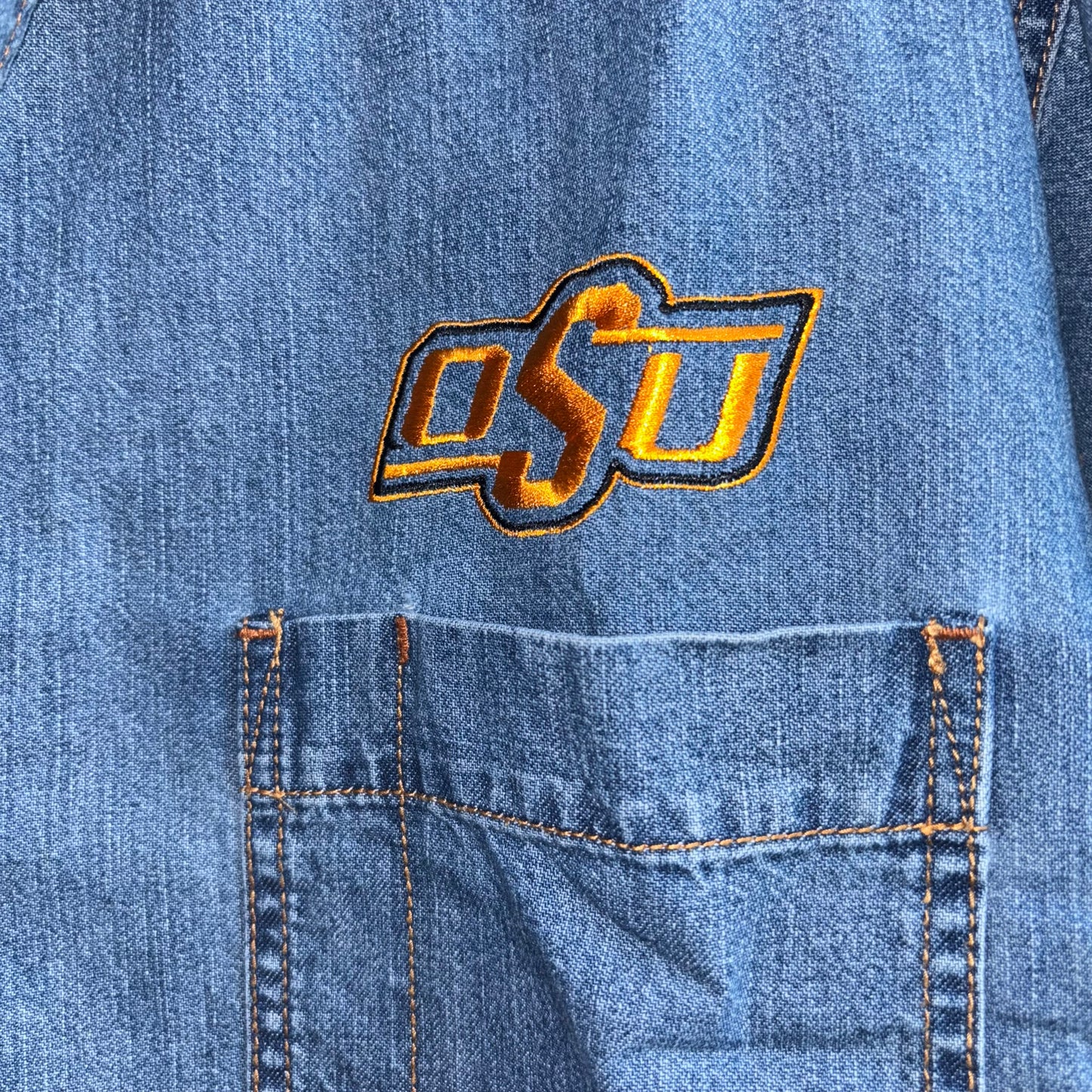 Oklahoma State University (OSU)Cowboys Levi Strauss Blue Jean Long Sleeve Button Down shirt, size XL (46/48)