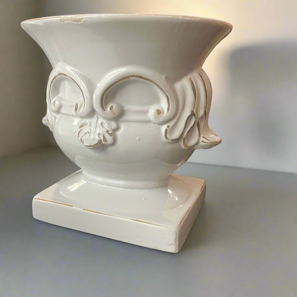 White Leaf Oval Urn- Nourelle Candle Company