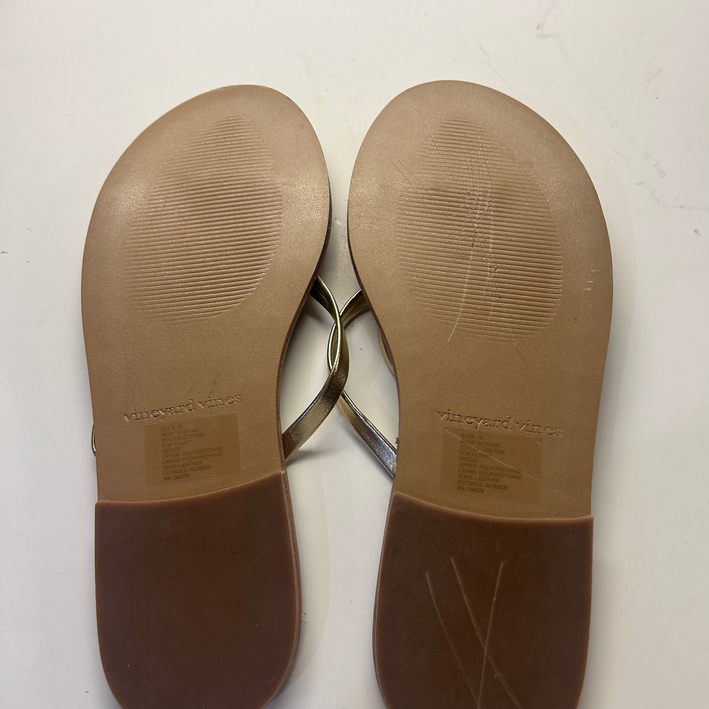 Vineyard Vine Gold Flip Flop Sandal Shoe(size 8)