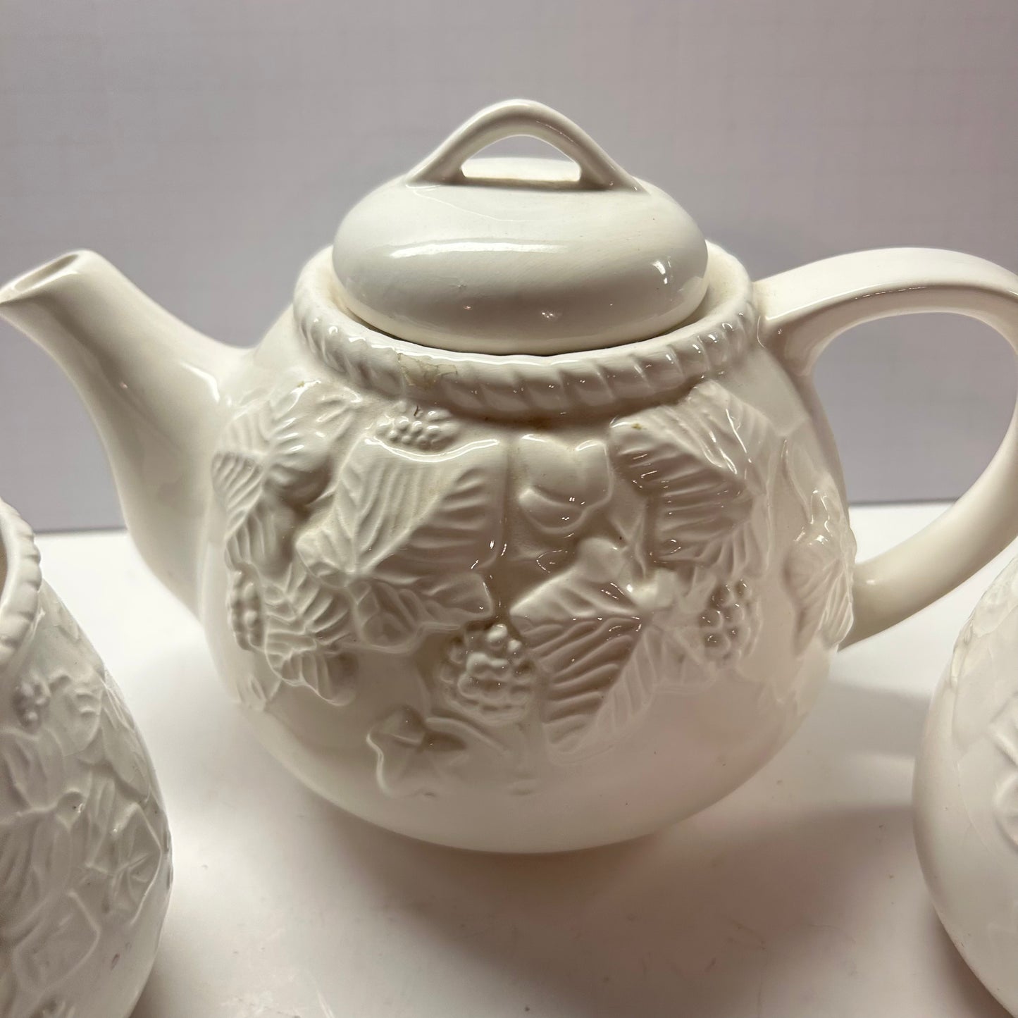 Cream Porcelain Ceramic Tea Set w/ Flower Designs (1 Tea Pot 2 Cups)