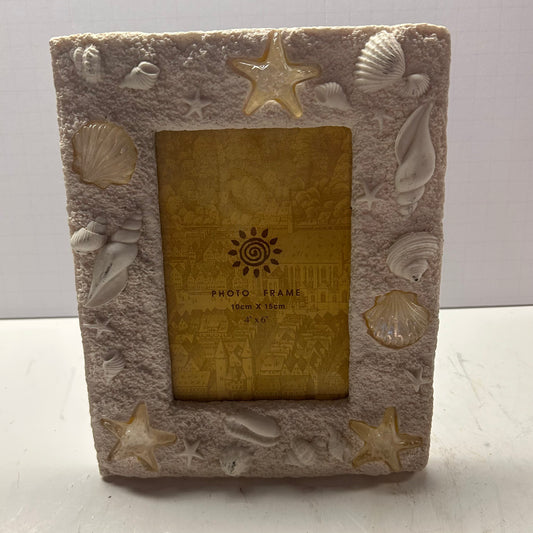 Beach Themed Picture Frame w/ Seashell and Starfish Border (4x6)