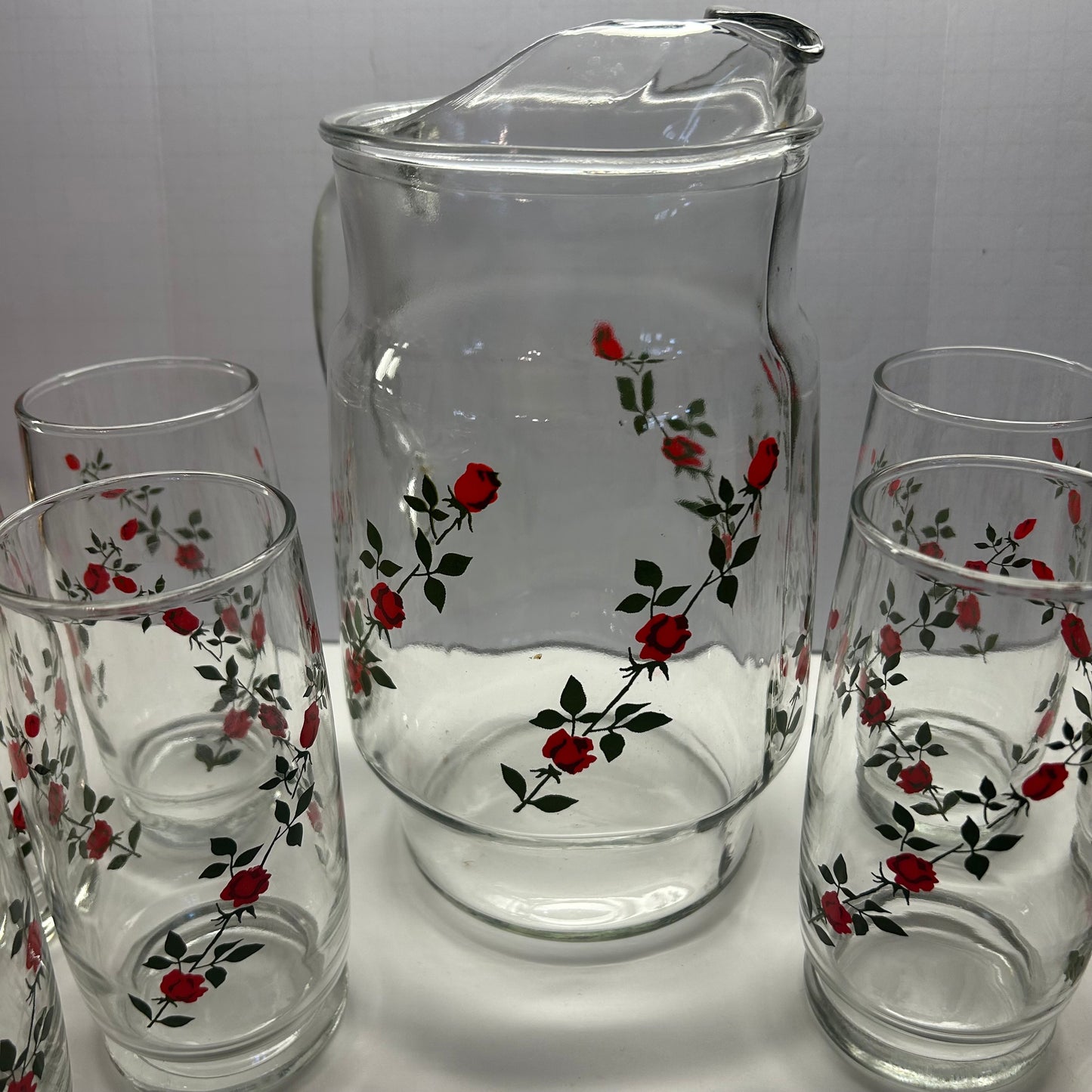 Vintage Anchor Hawking Glass Pitcher and glasses with Red Rose Design. (Set of 8 glasses)