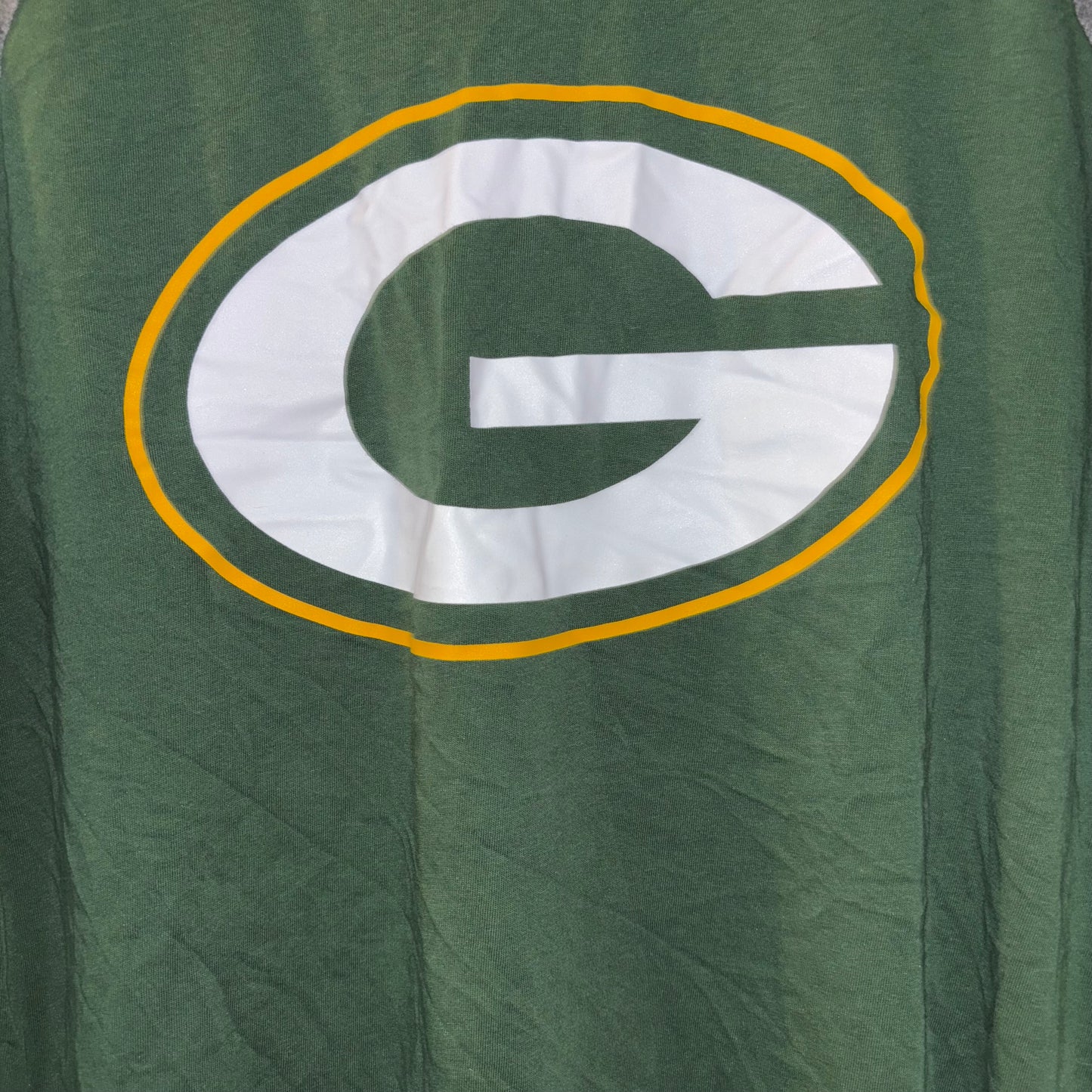 Long Sleeve Green Bay Packers Shirt w/ Gray and white striped Sleeves size large