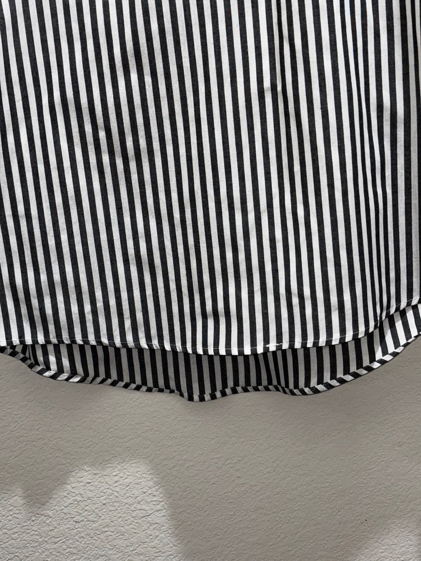 Emery Rose Black White Striped  Collar V neck Women’s Blouse size Large