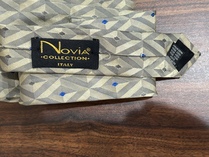 Novia Collection cream, and blue diamond pattern 100% Silk Tie 58”