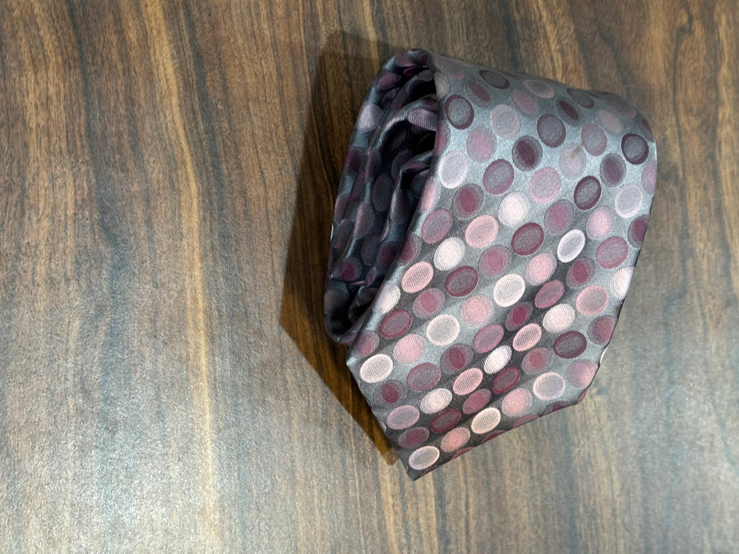 Alfani Gray w/ Pink Dots Tie 100% Silk 57”