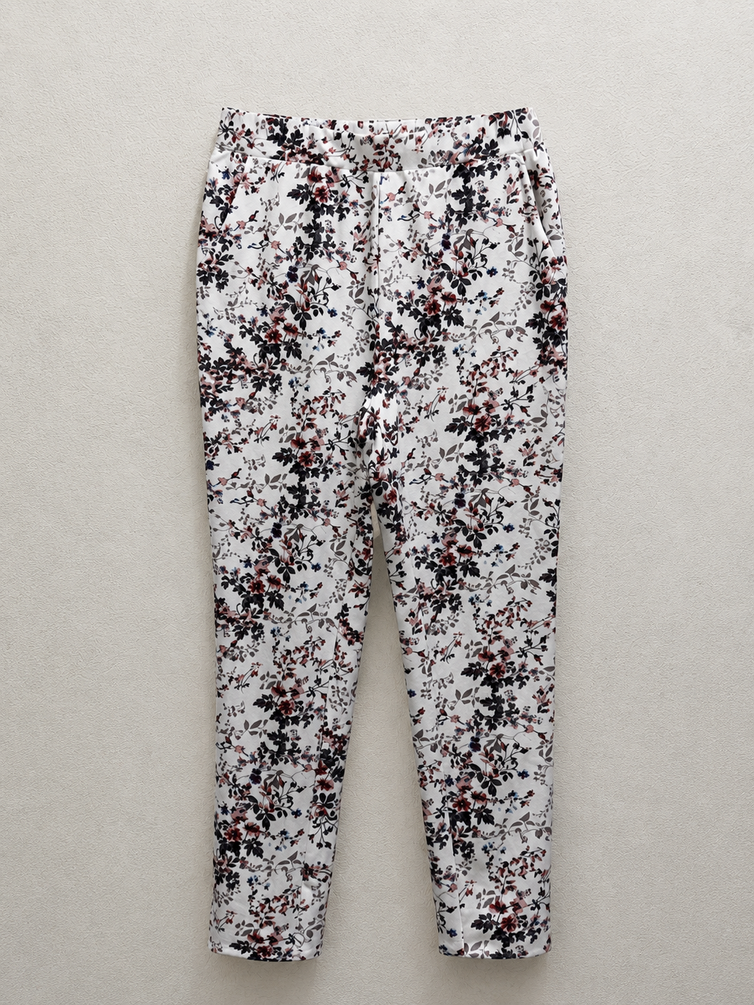 White ankle pull on pants floral pattern with pockets women’s large