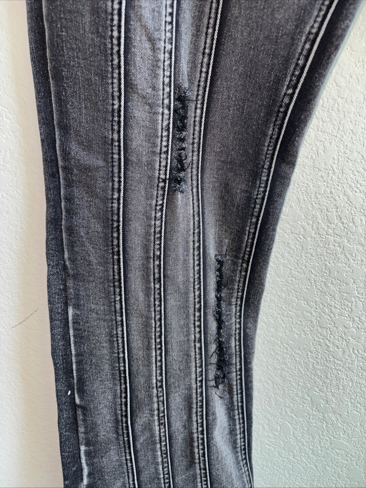 Kilogram men’s size 36 black stone wash jeans wide leg stretch