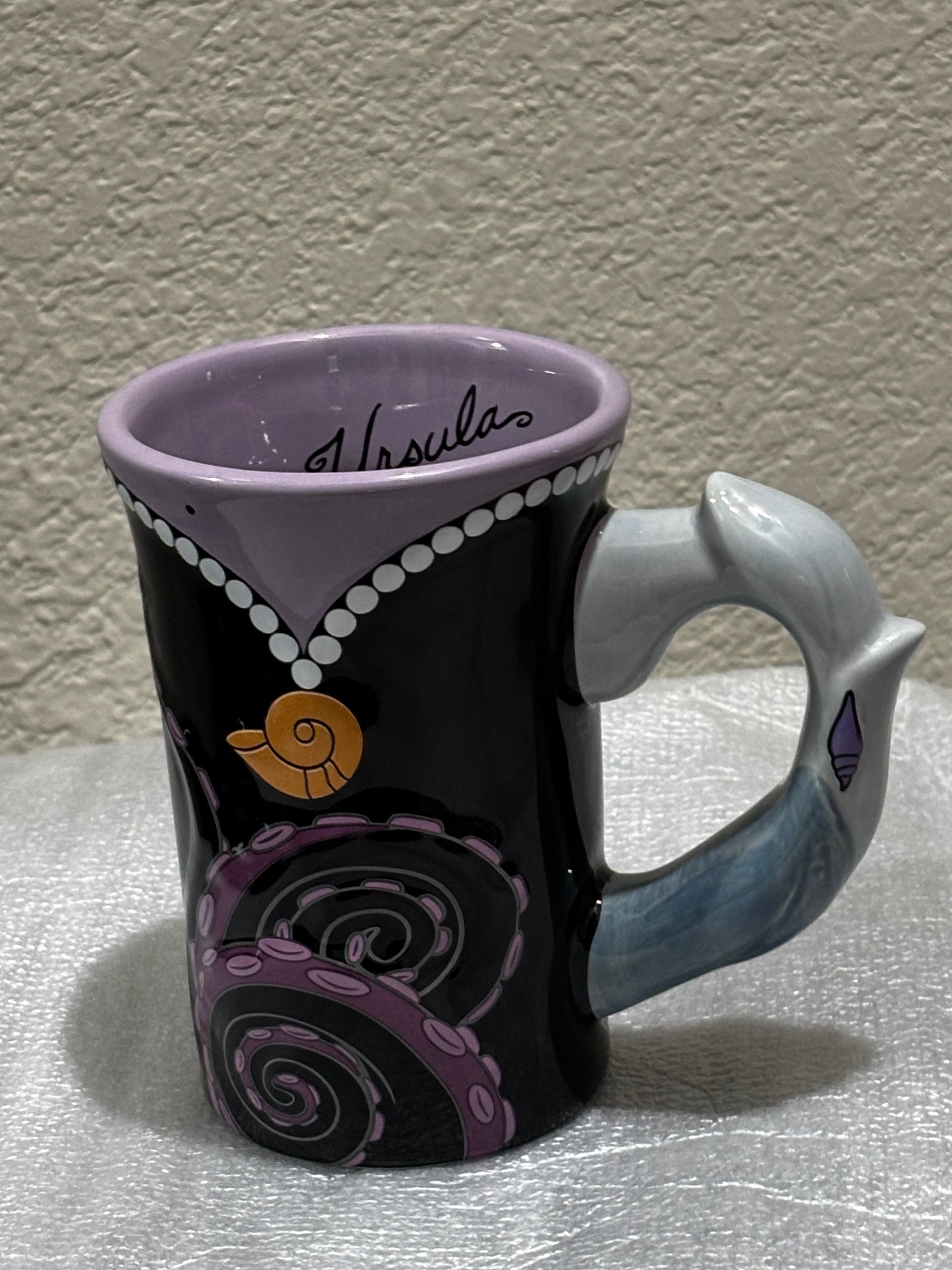 Disney Ursula the Villain Ceramic Mug with Socks set