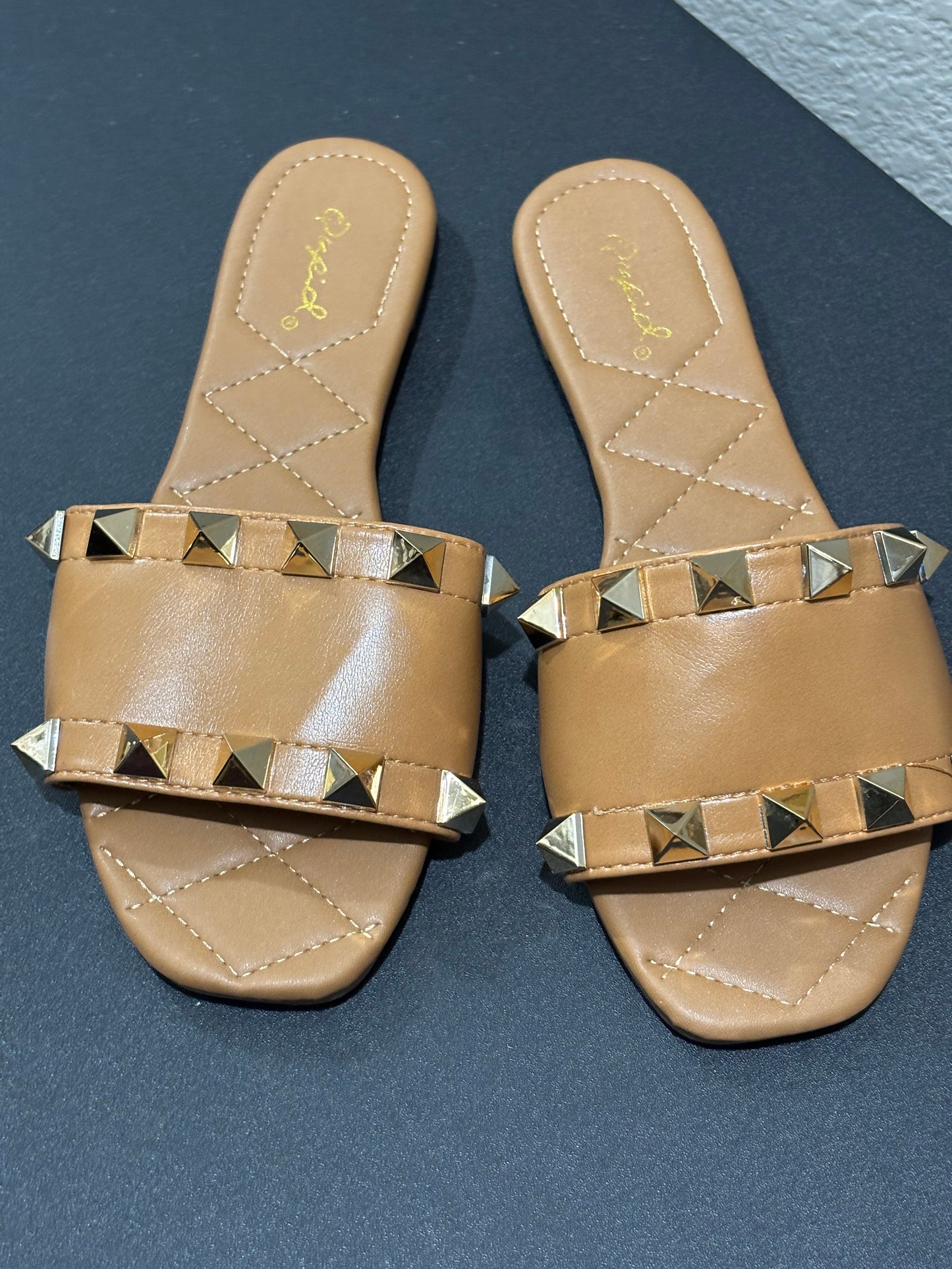 Qupid Women’s Tan Faux Leather Studded Slip-on Shoes size 8