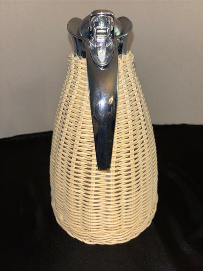 Rattan thermal insulated, vacuum, sealed, beige jug 1.5 L