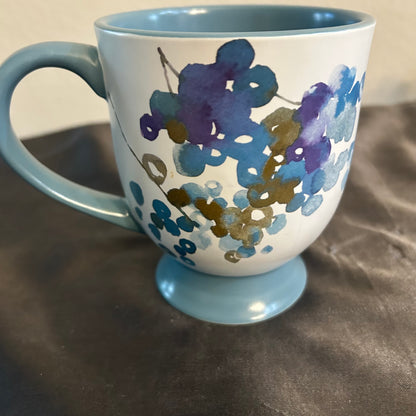 Mug Blue and White Floral Design “I Can Do All Things Through Christ”