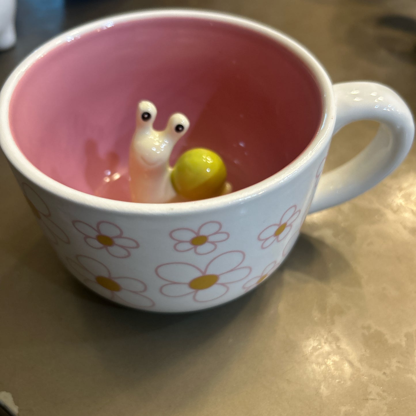 White Mug w/ Flower Design & Snail Center Piece