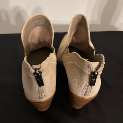 Vince Camuto tan suede leather ankle boot women’s size 11
