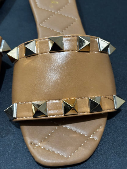 Qupid Tan Studded Faux Leather Women’s Slip on Shoes size 6