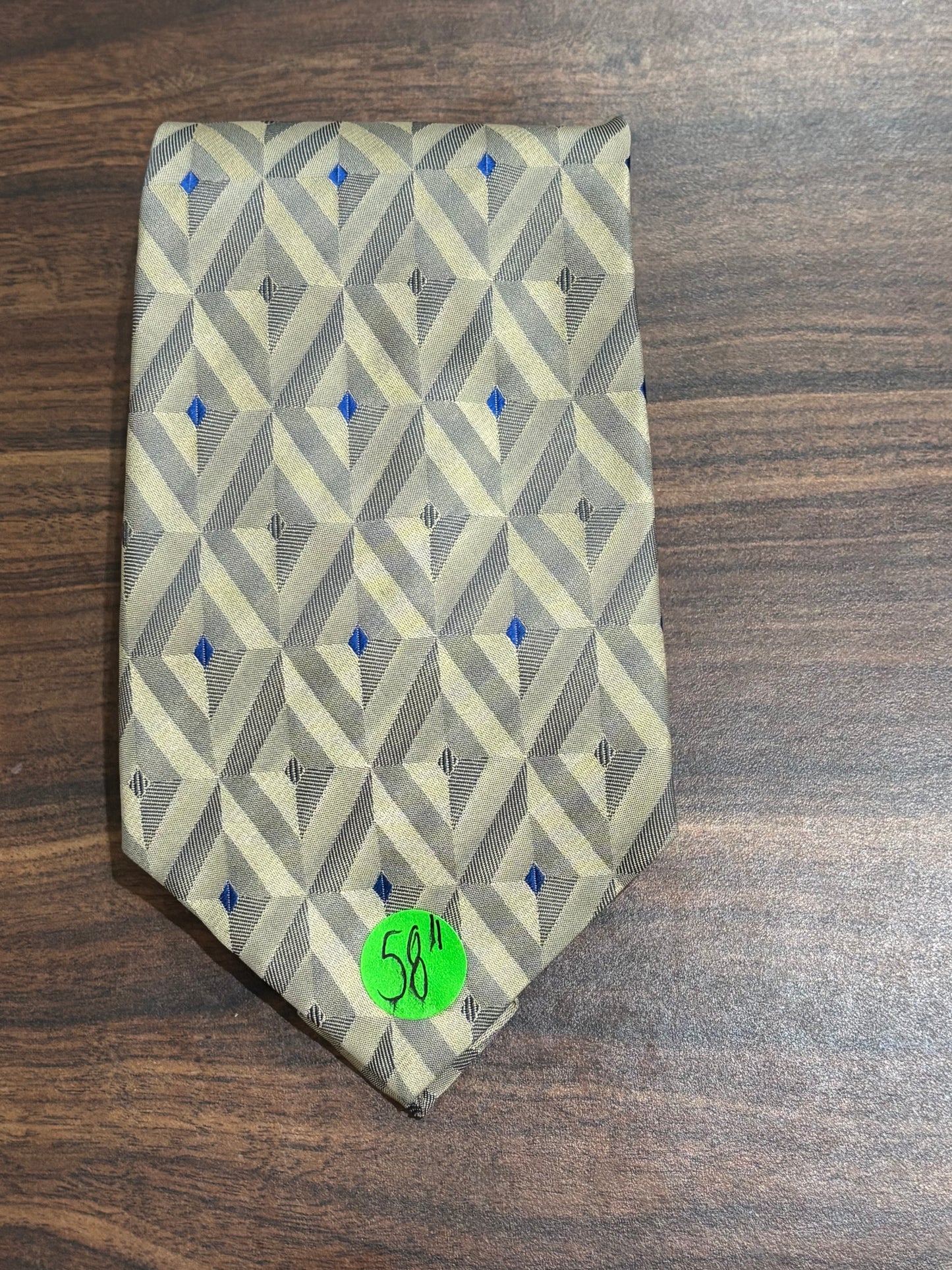 Novia Collection cream, and blue diamond pattern 100% Silk Tie 58”