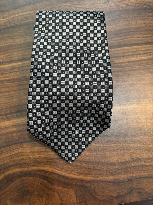 G.Beene Black & Gray Tie 100% Silk 57”