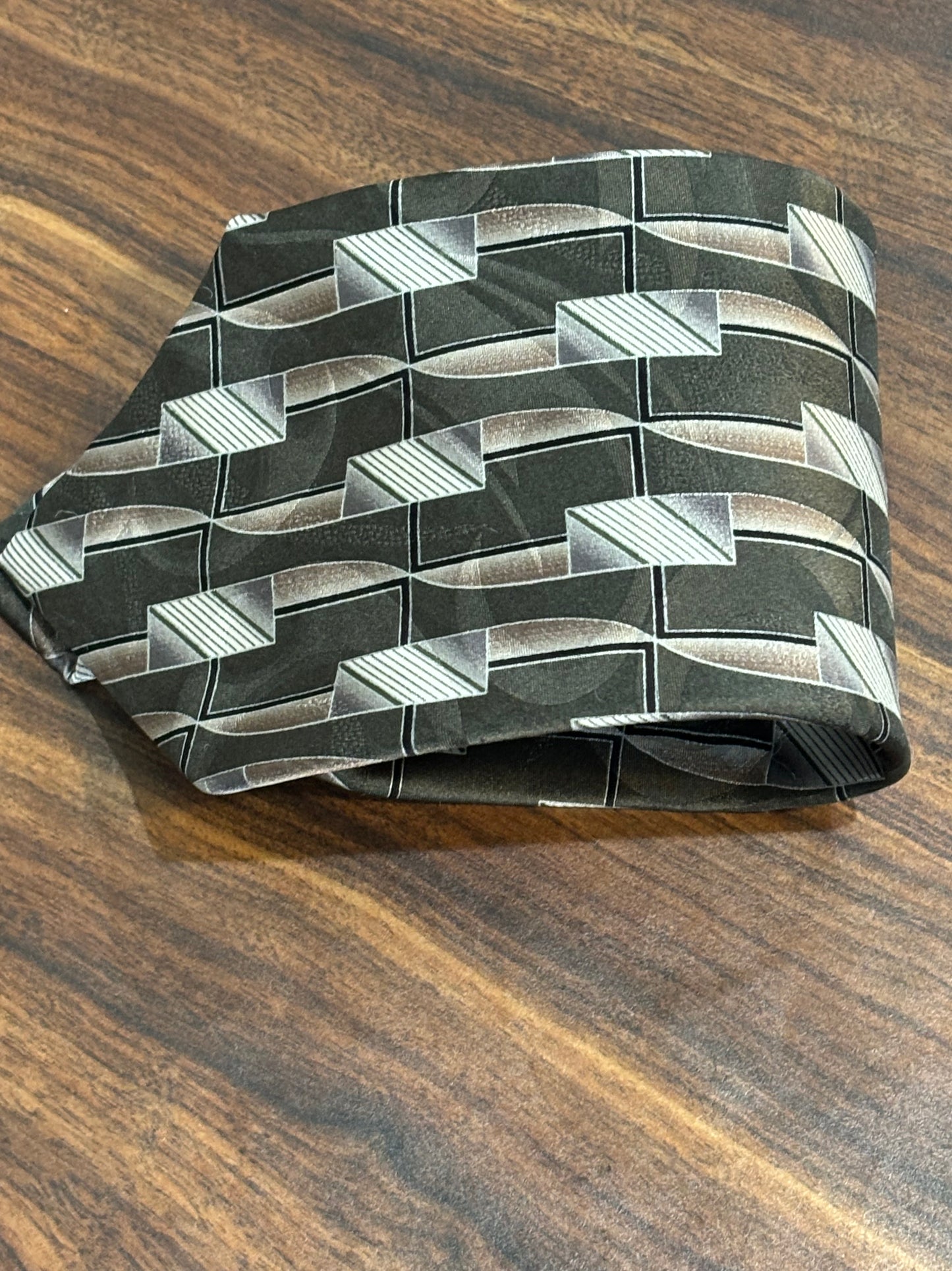 Alexander Lloyd 100% Silk 62” Tie