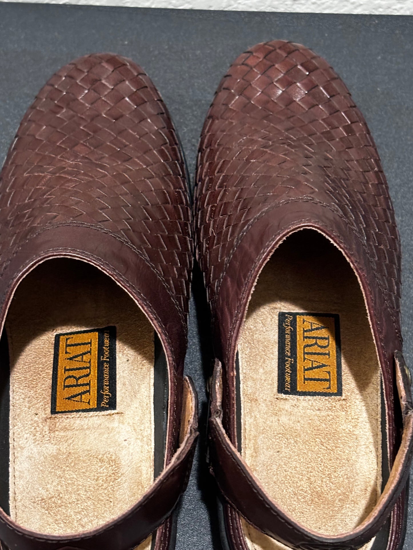 Ariat Women’s Brown woven leather clogs size 6.5