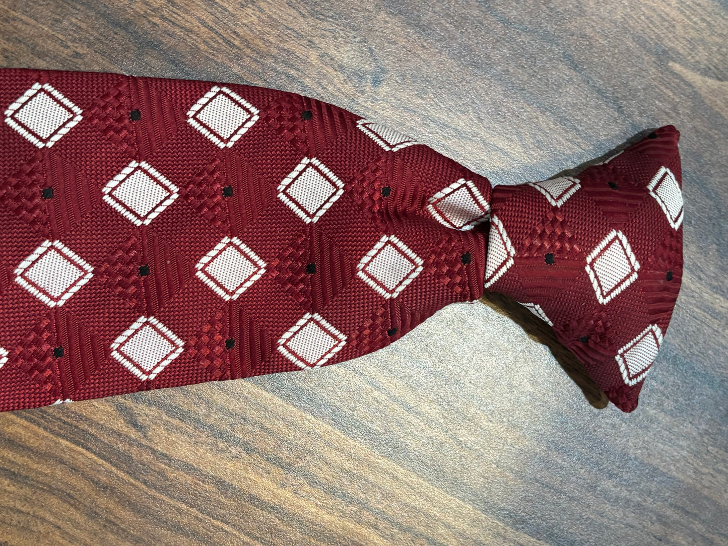 Boys Snapper Red Tie w/ white Diamond Pattern Clip On Tie 17.5”
