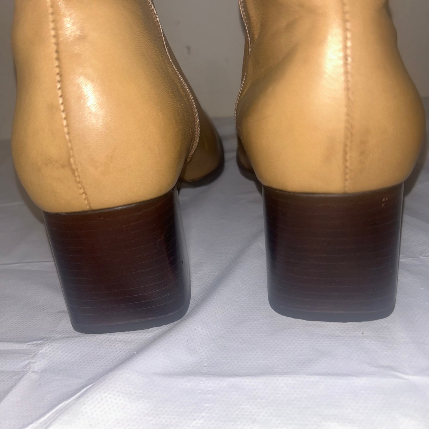 Easy spirit, tan ￼leather ankle boots size 10 women’s