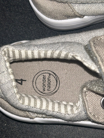 Kids Tan Laced Shoes Toddler size 4