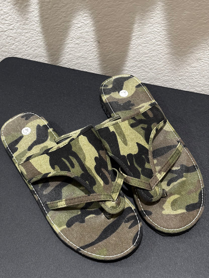 Women’s Camo Design Sandals size 10 (43)