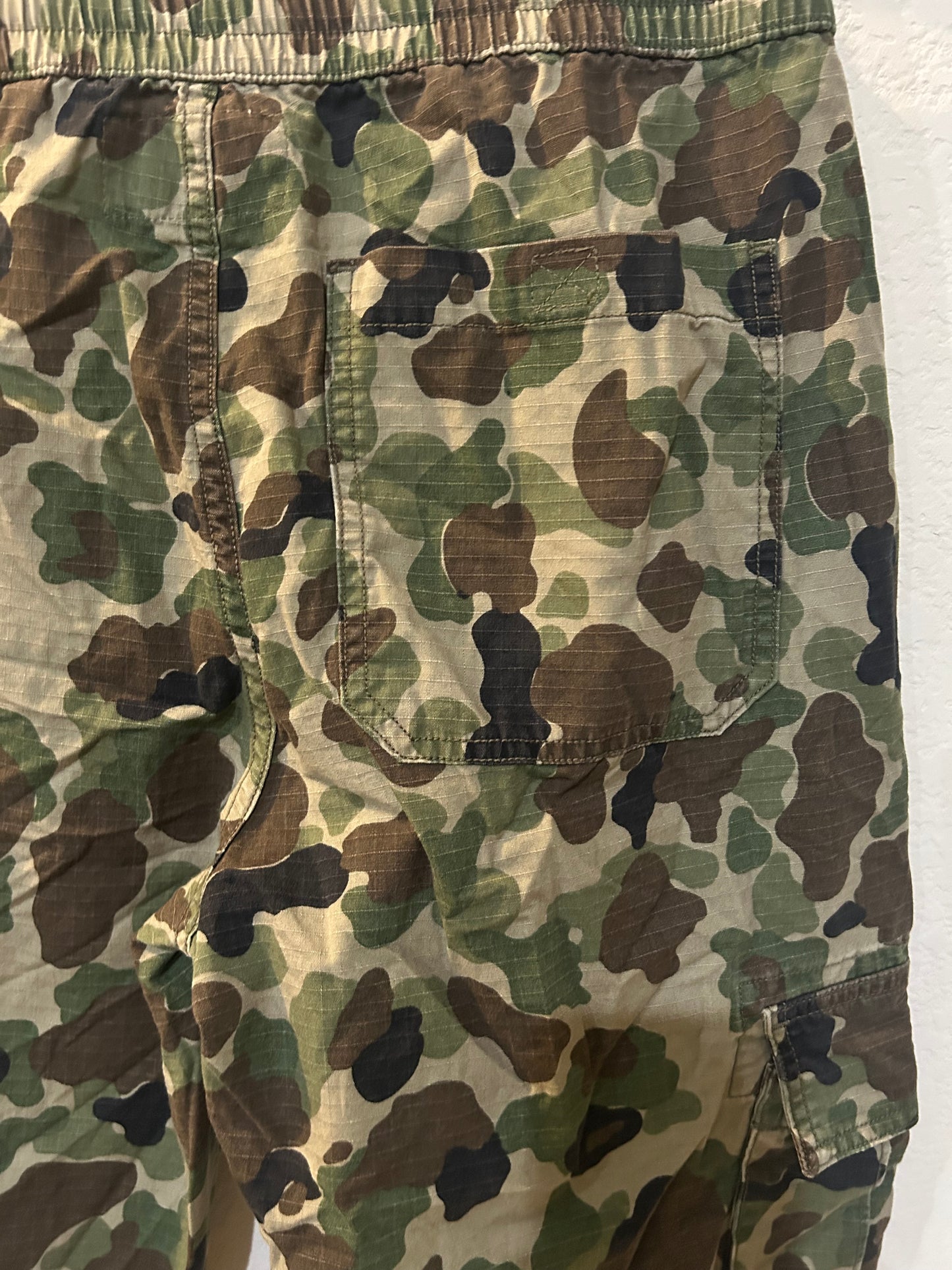 LCKR Camo Pants Size Medium